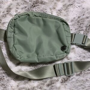 Gaiam “sidekick” in sage 🤤